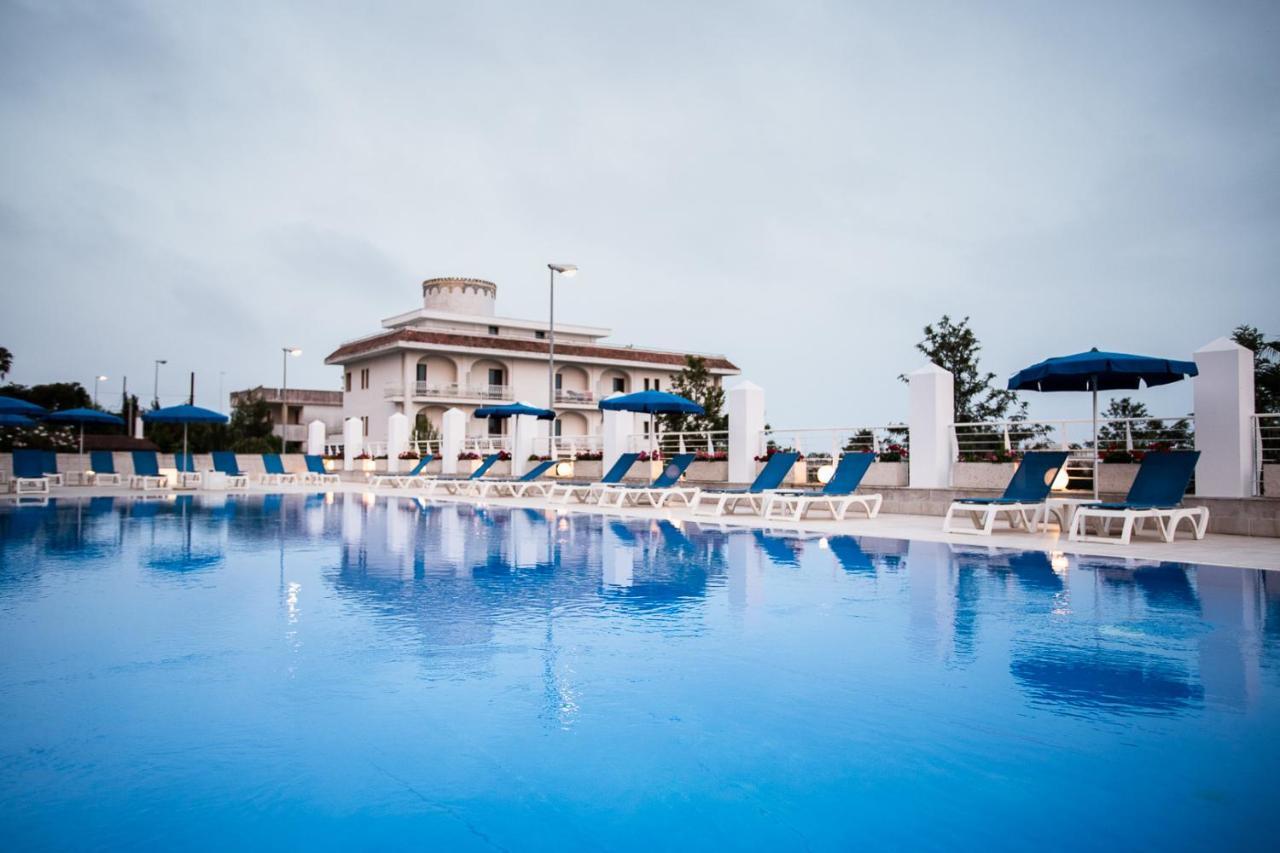 Club Azzurro Hotel & Resort Porto Cesareo Exterior photo