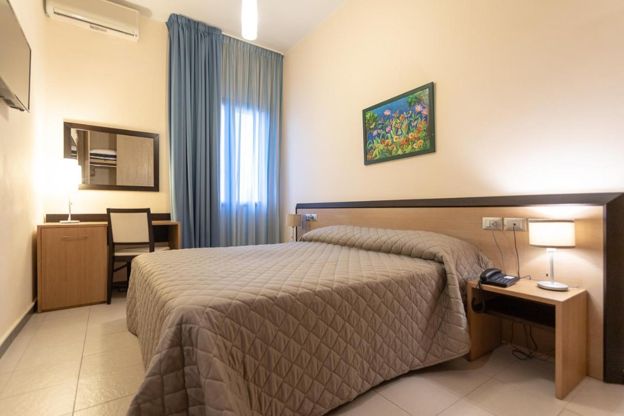 Club Azzurro Hotel & Resort Porto Cesareo Exterior photo