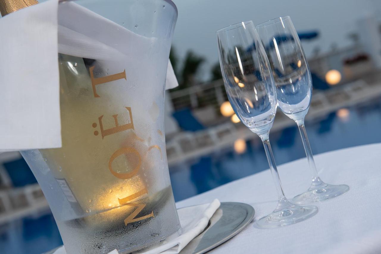 Club Azzurro Hotel & Resort Porto Cesareo Exterior photo