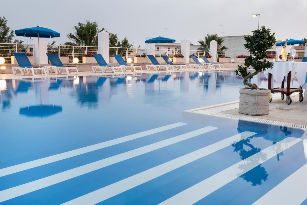 Club Azzurro Hotel & Resort Porto Cesareo Exterior photo