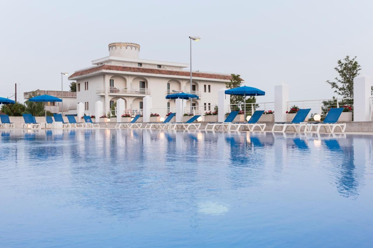 Club Azzurro Hotel & Resort Porto Cesareo Exterior photo